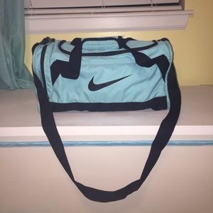 Nike duffle athletic bag